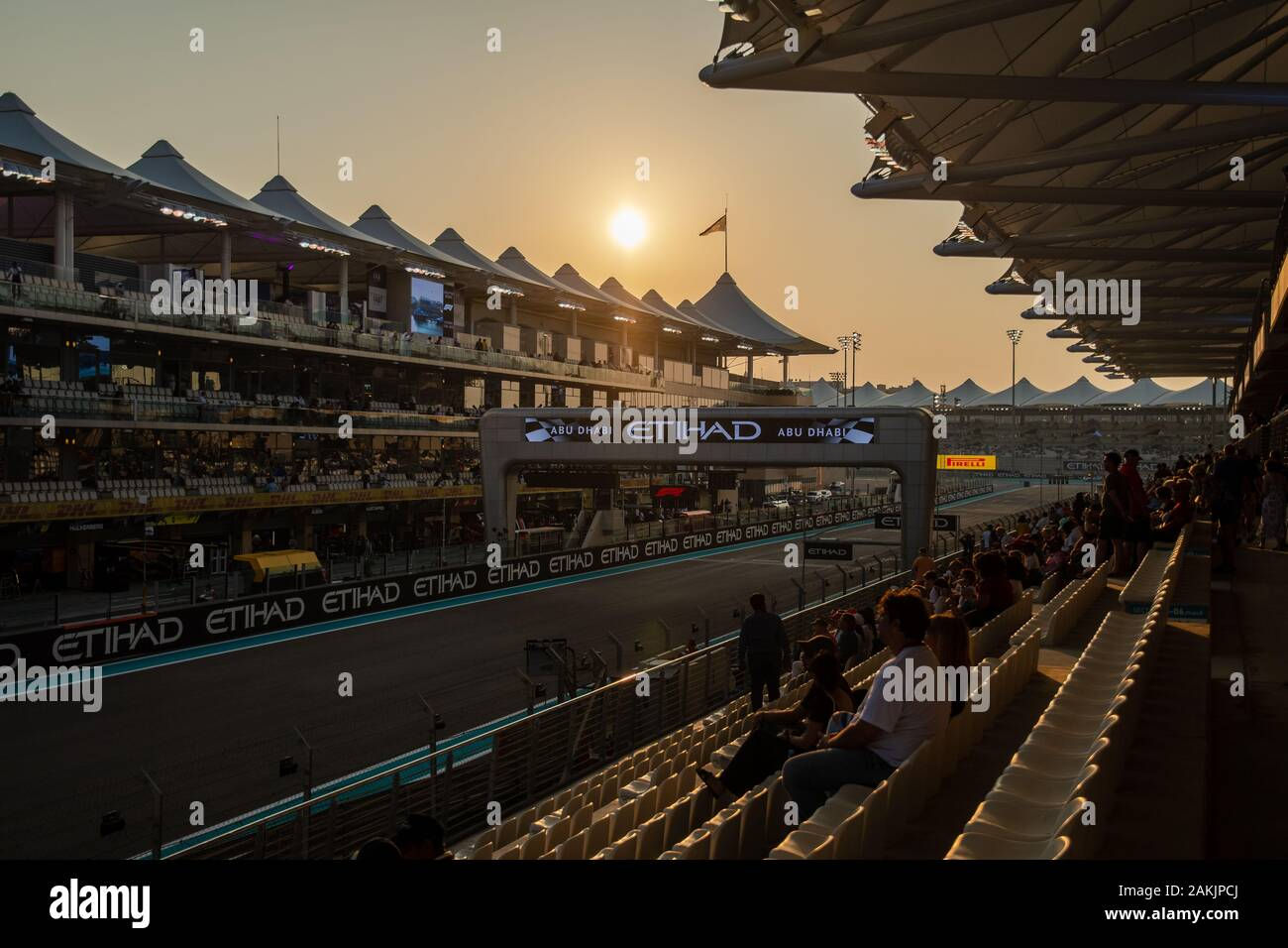 Wallpaper #6bl-3ZIBJvJKYCmErABD97 Abu Dhabi F1 Formula One Race Track Sponsored by Etihad Airways on Yas