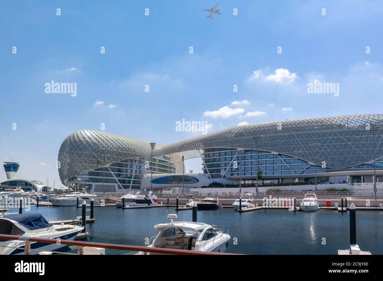 Wallpaper #6n3a844Bnwiau_P6RA1G43 Yas Viceroy Hotel and Yas Marina Circuit Abu Dhabi the Famous Circuit