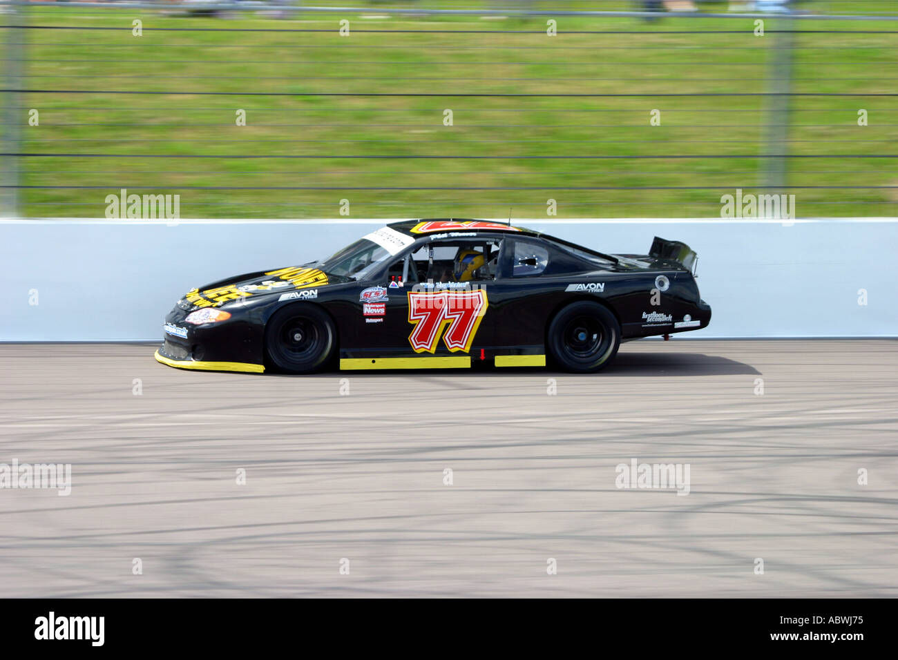 Wallpaper #7aV4N5MBVBiSkHCak4tK193 Oval Circuit Hi Res Stock Photography and Images Alamy