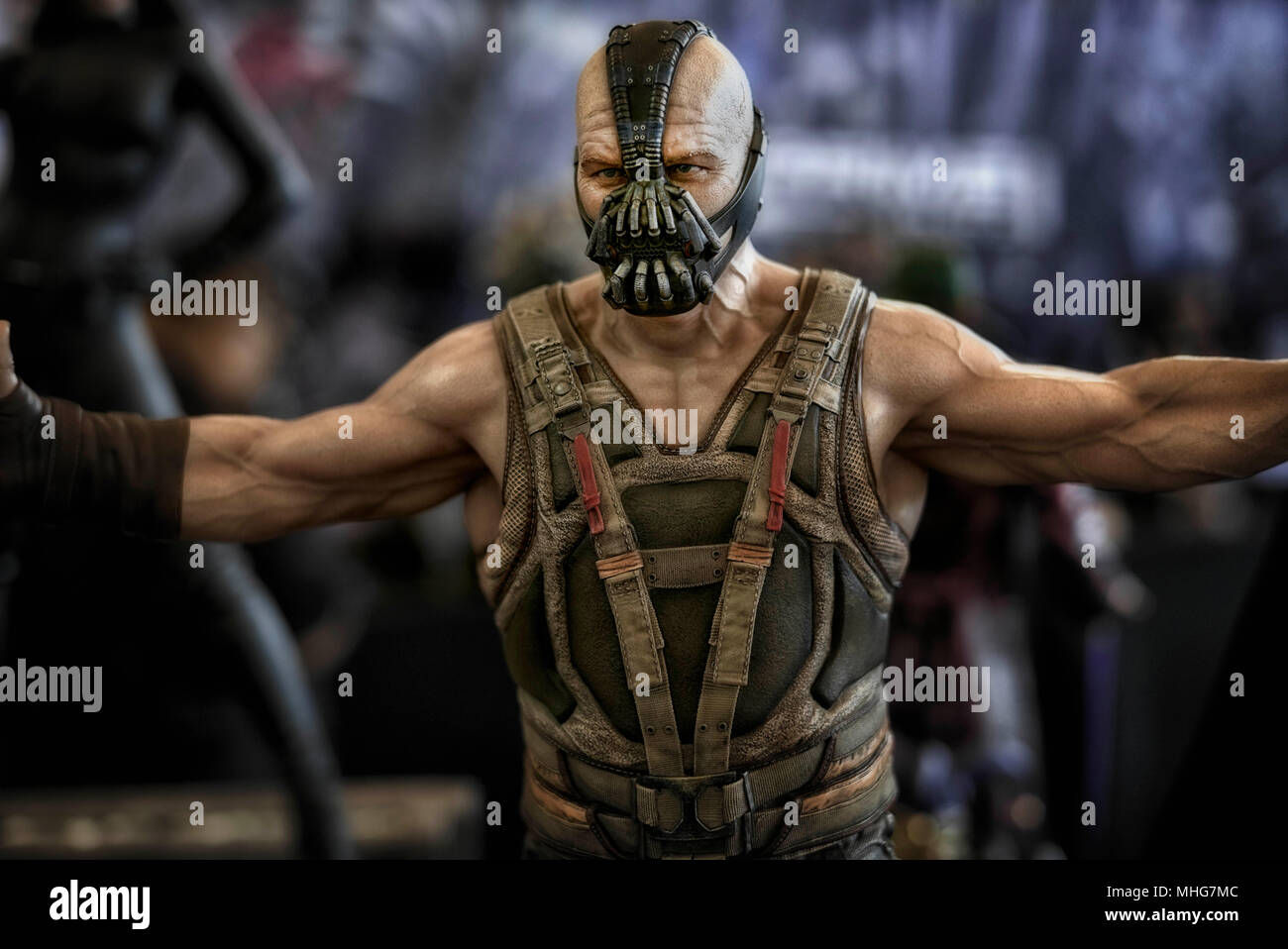 Wallpaper #BhlvII8BtGB6xQ788H4214 Tom Hardy Bane Muscles