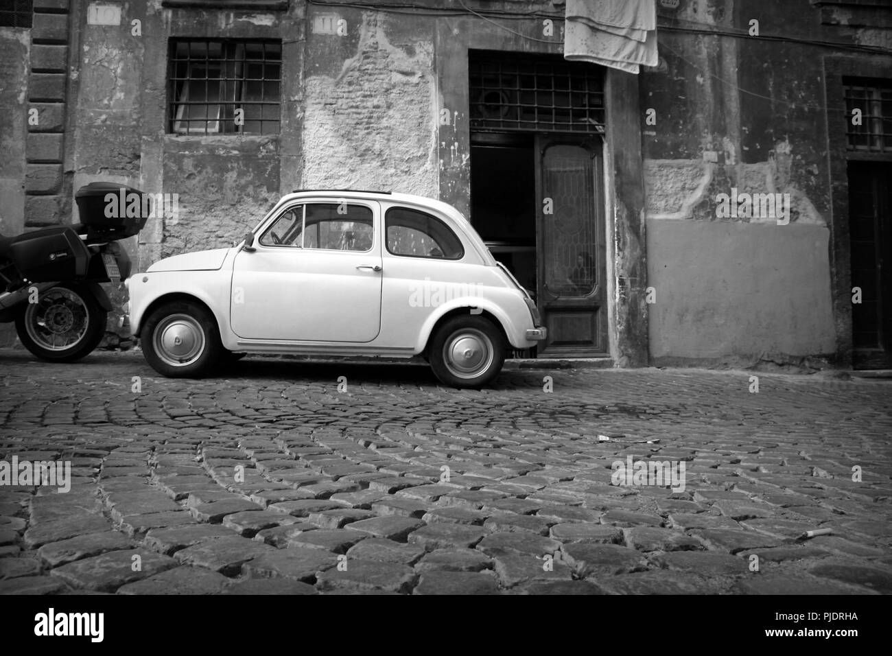 Wallpaper #36e02 Violet Fiat 500 Car Stock Editorial Photo 3290162 Clashot 85352234