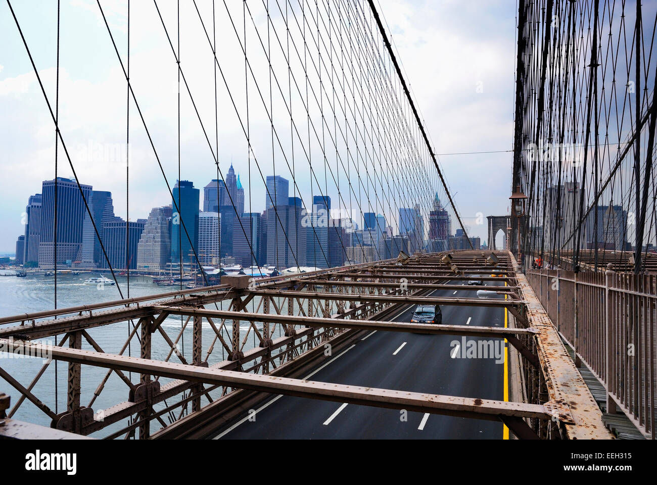 Wallpaper #66e34 Brooklyn Bridge in New York the Iconic Crossing Between Manhattan and