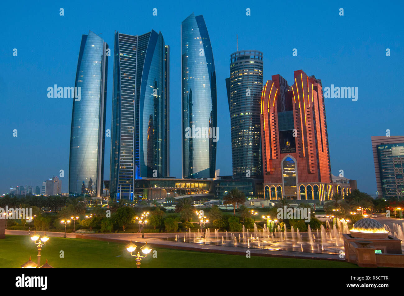 Wallpaper #x2cF8ZIBSpphPi3-oGll51 Skyscrapers of Abu Dhabi at Night with Etihad Towers Buildings Abu