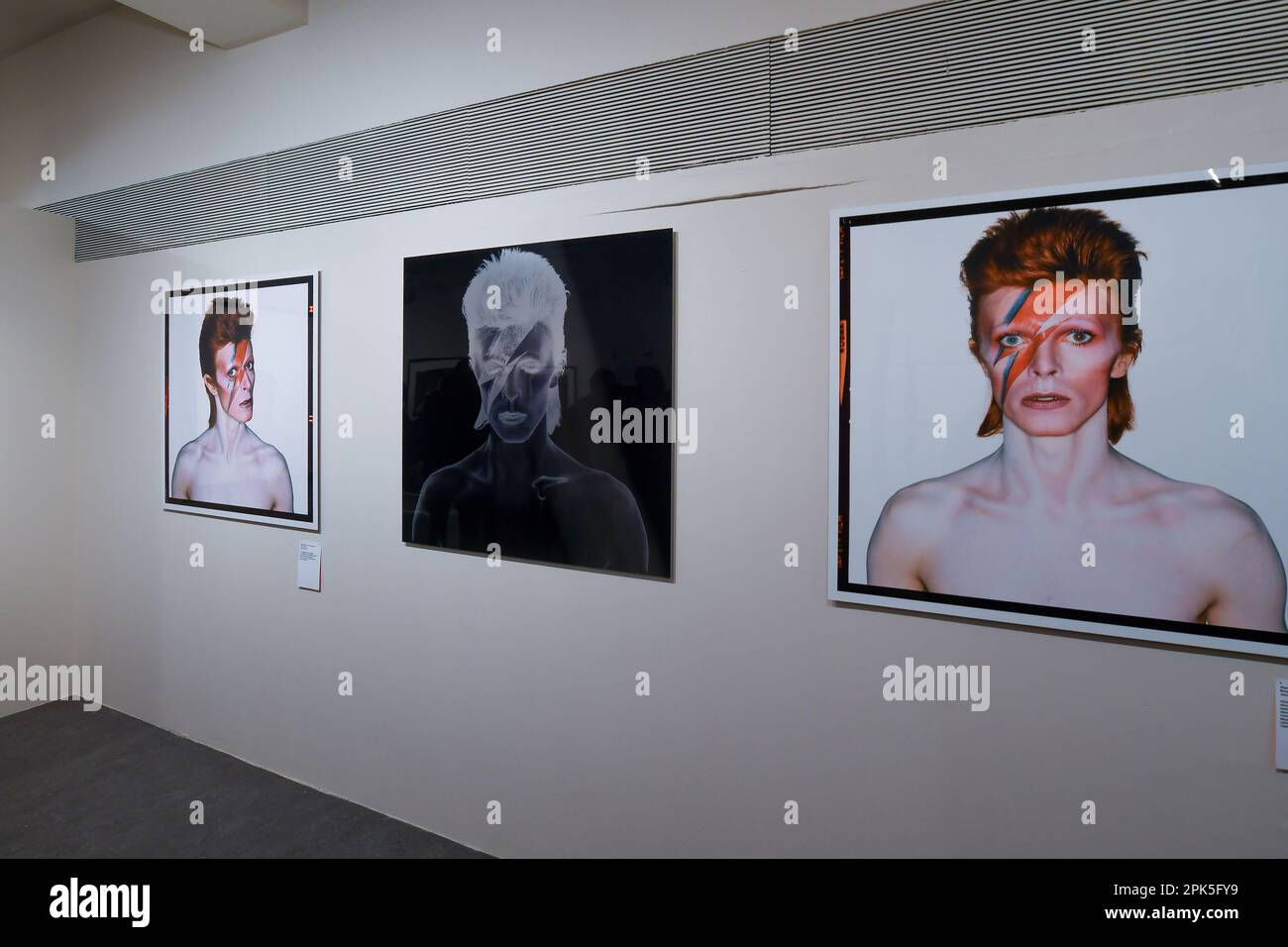Wallpaper #7030a Aladdin Sane De David Bowie Cd Chez Libertemusic Ref123255141