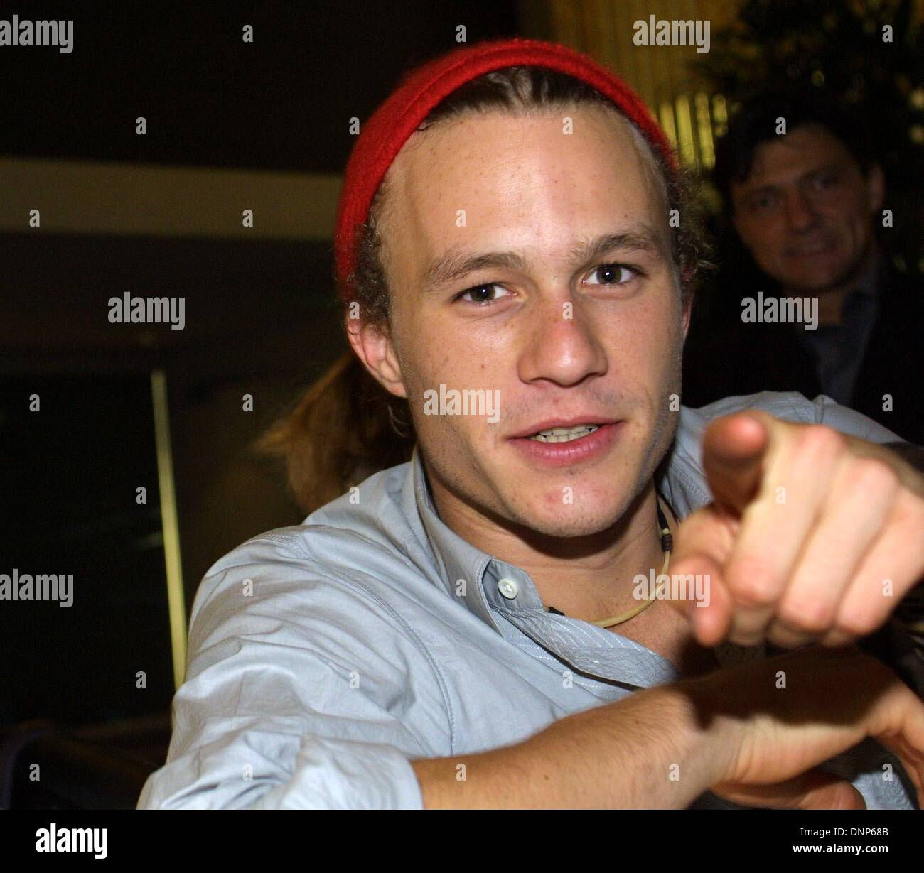 Wallpaper #9HfcJZMB-pgBXx60v588290 Main Actor Heath Ledger at the Premiere of a Knights Tale Stock Photo