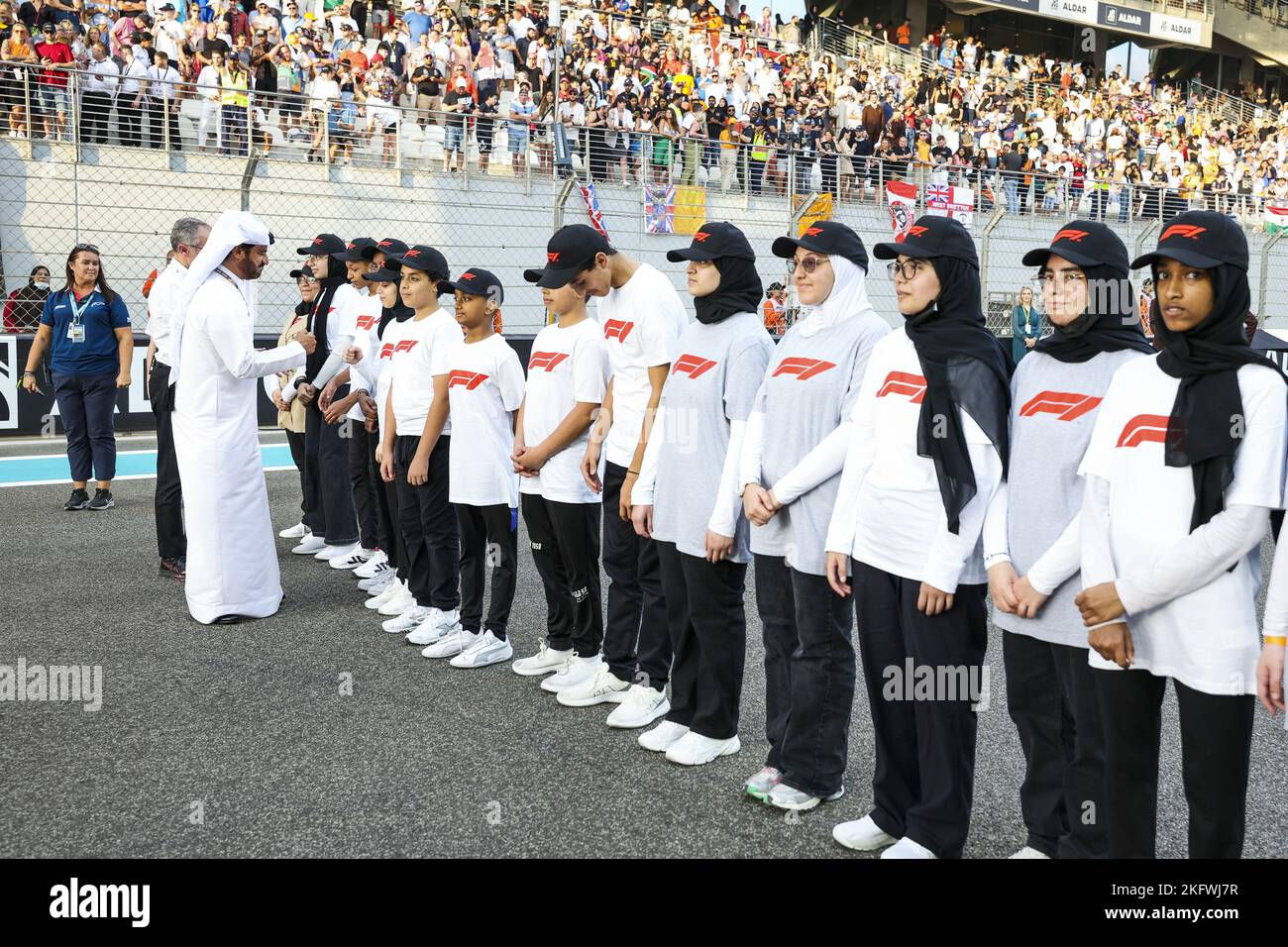 Wallpaper #TGeJ8ZIBSpphPi3-k2wF181 Yas Island Abu Dhabi November 18 to 20 2022 Grid Kids Ben Sulayem