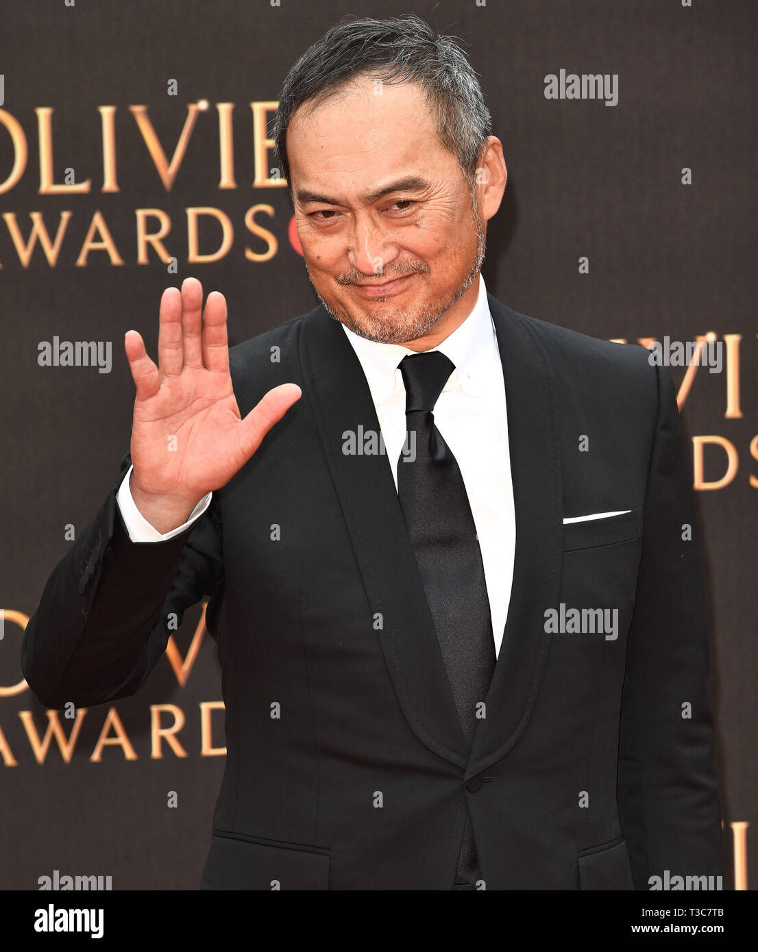 Wallpaper #VGhEGJMBSpphPi3-qRLf310 Ken Watanabe Seen on the Red Carpet During the Olivier Awards 2019 with