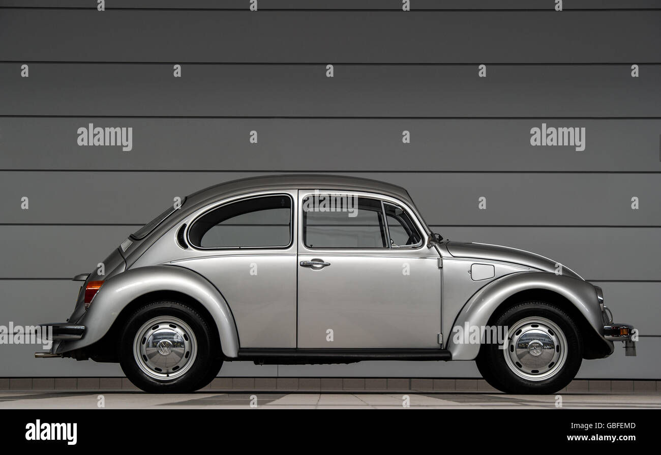 Wallpaper #0mfp9JIBSpphPi3-1nyV245 Vw Beetle Side View Hi Res Stock Photography and Images Alamy