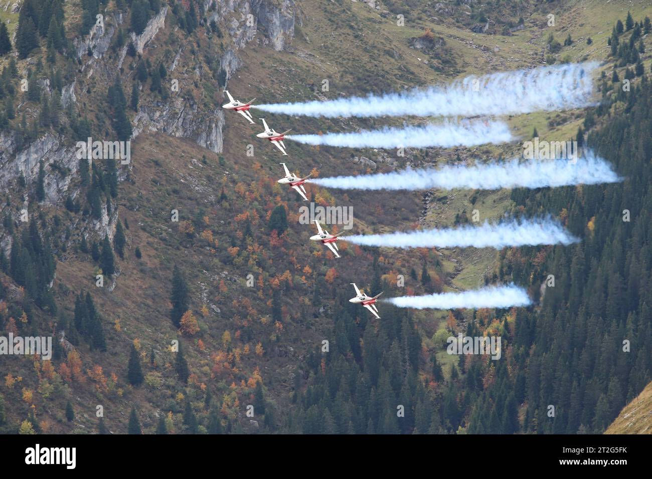 Wallpaper #cGdR75IBSpphPi3-b2Ee32 Die Kunstflugstaffel Der Schweizer Luftwaffe Patrouille Suisse Bei