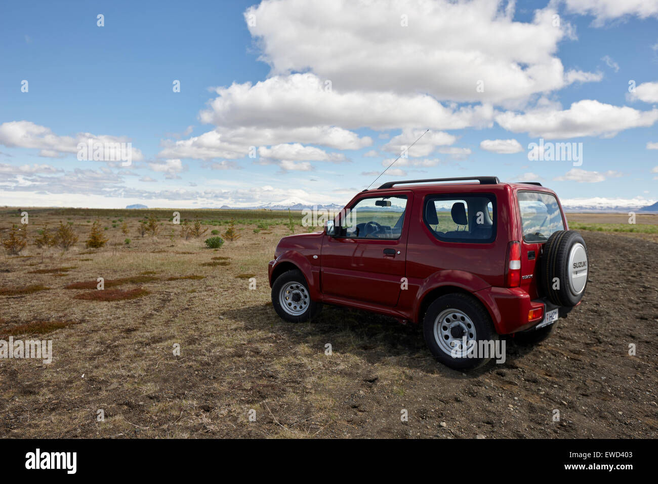 Wallpaper #MWcS55IBSpphPi3-zDYL39 Small Suzuki Jimny Hire Car Jeep Driven Off Road into Fields in Iceland