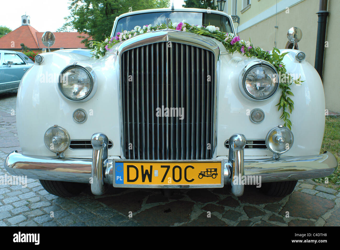 Wallpaper #VmfhDpMBSpphPi3-JOyJ304 Bentley White Vintage Luxury Car Stock Photo Alamy