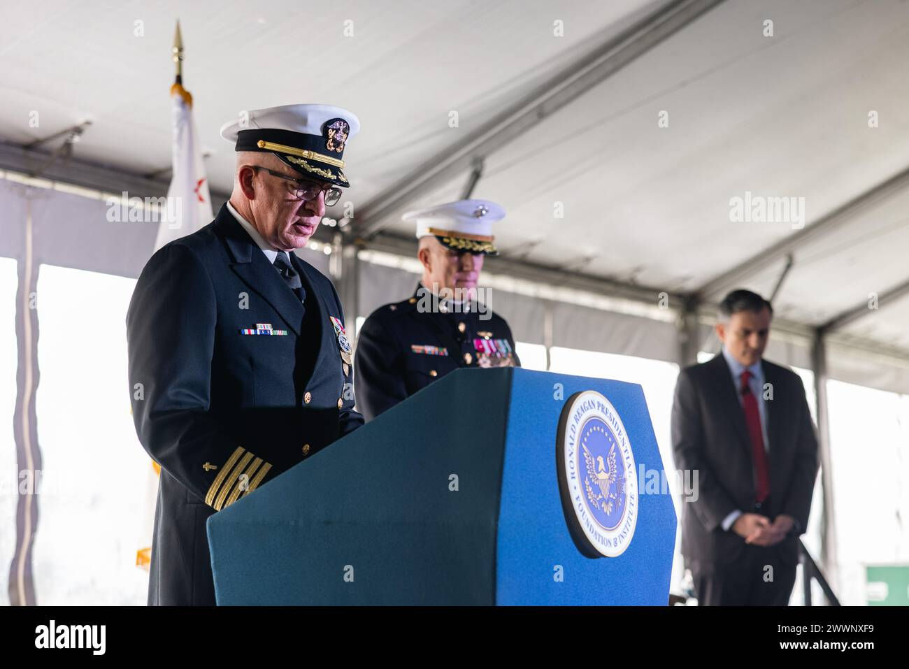 Wallpaper #5WfOApMBSpphPi3-ELDY182 Us Navy Capt Wayne Mcrae the Regional Chaplain for Marine Corps