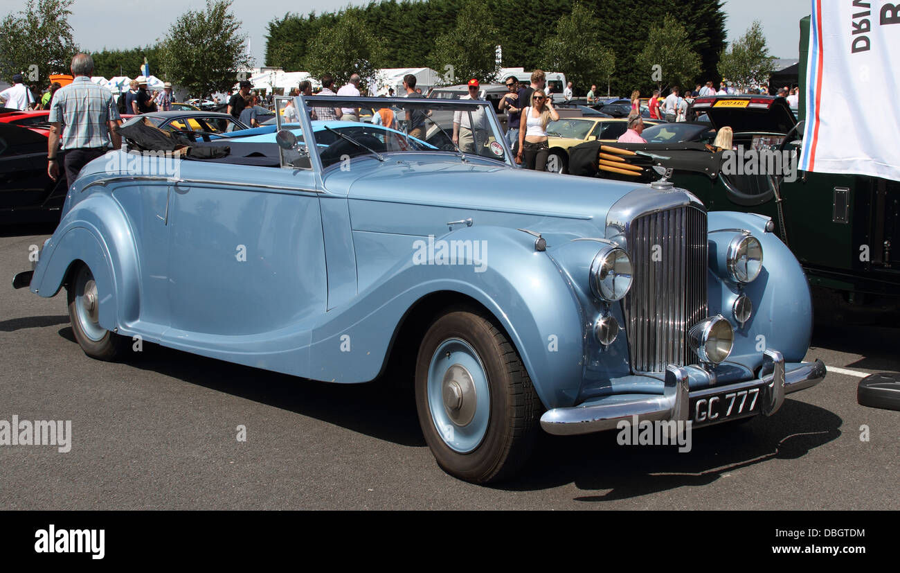 Wallpaper #VmfhDpMBSpphPi3-JOyJ301 Classic Bentley Hi Res Stock Photography and Images Alamy