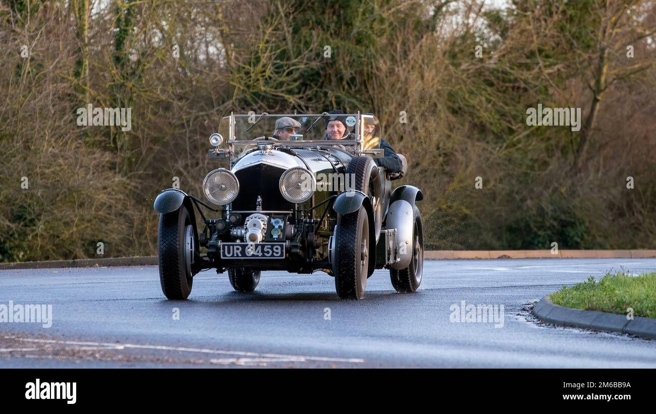 Wallpaper #VmfhDpMBSpphPi3-JOyJ435 Car Open Bentley Hi Res Stock Photography and Images Alamy