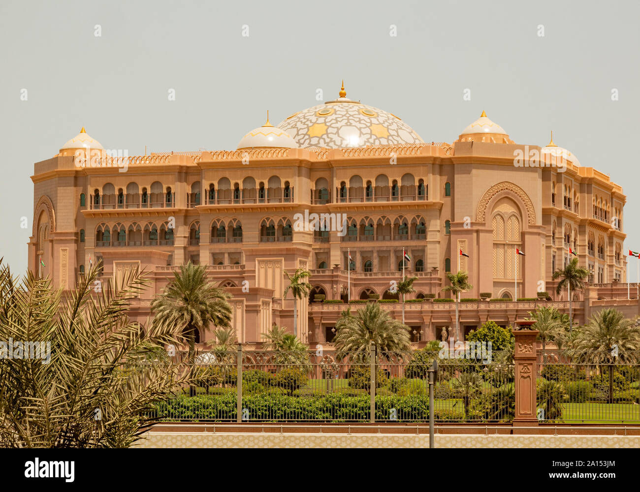 Wallpaper #q587W5MBcUVgGJNorrJV32 The Emirates Palace Luxury Five Star Hotel in Abu Dhabi United Arab