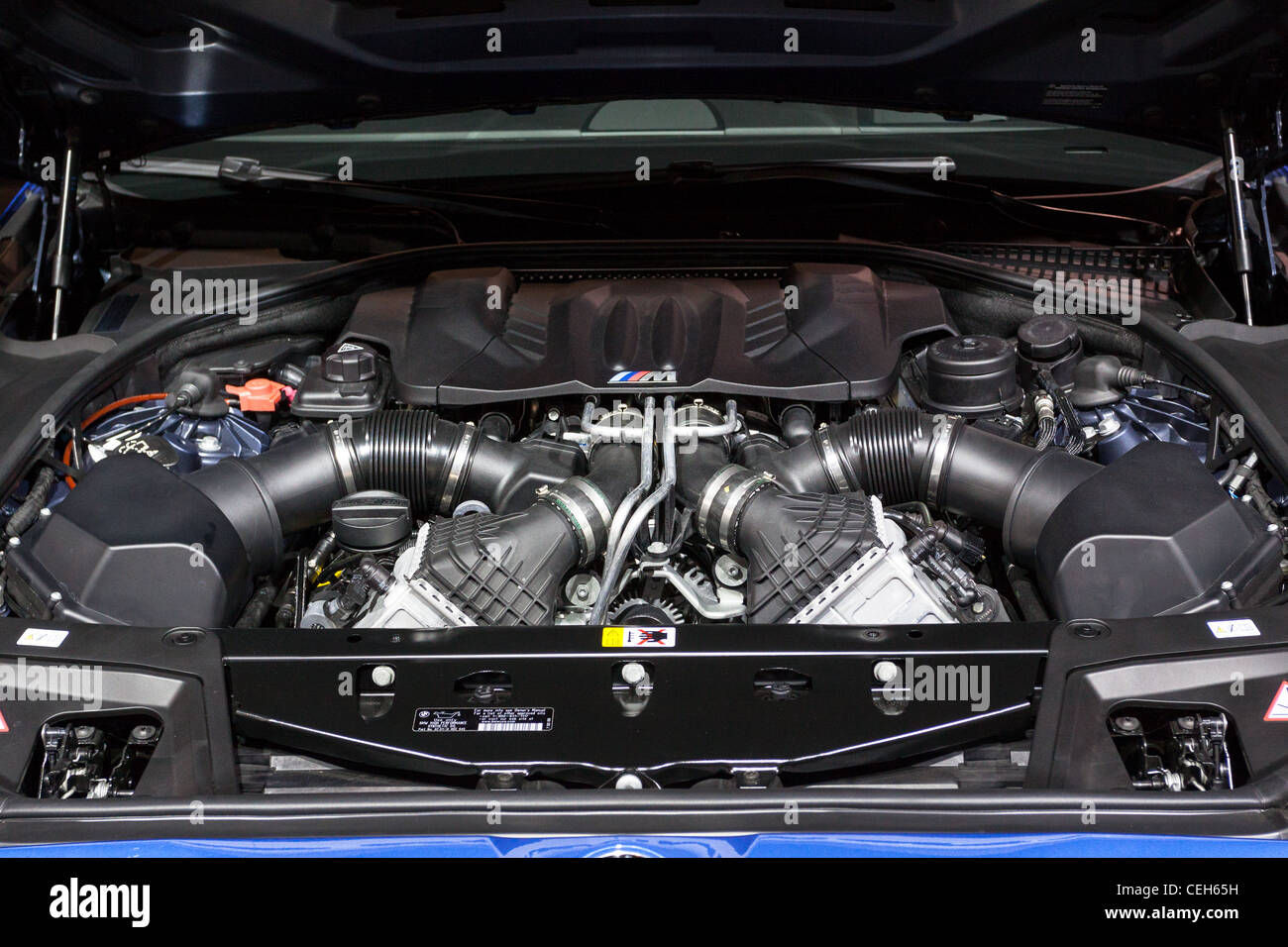 Wallpaper #_2jYG5MBSpphPi3-ySDC22 BMW M5 V8 Twin Turbo