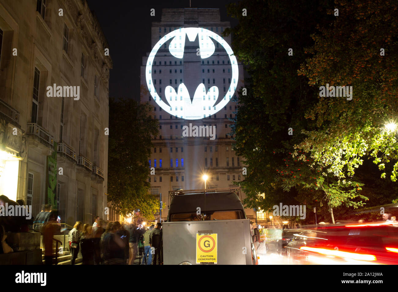 Wallpaper #b3279I4Bnwiau_P6fRDC42 Bat Signal Gotham City Images Img Gimcrackery