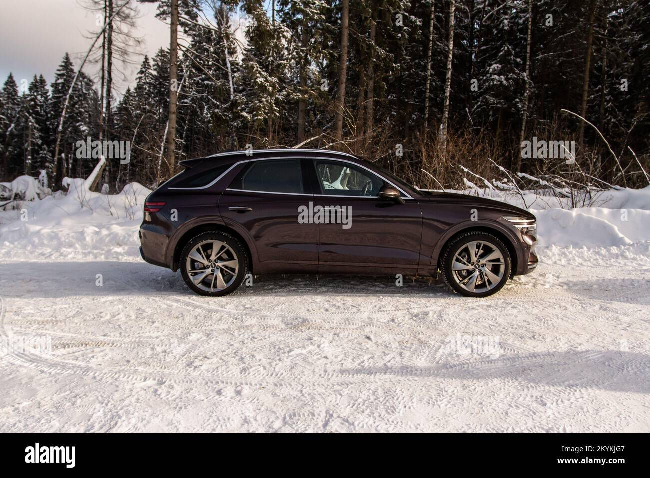Wallpaper #GGen-ZIBSpphPi3--I4569 Moscow Russia February 05 2022 Genesis Gv70 Jk1 Subcompact Luxury