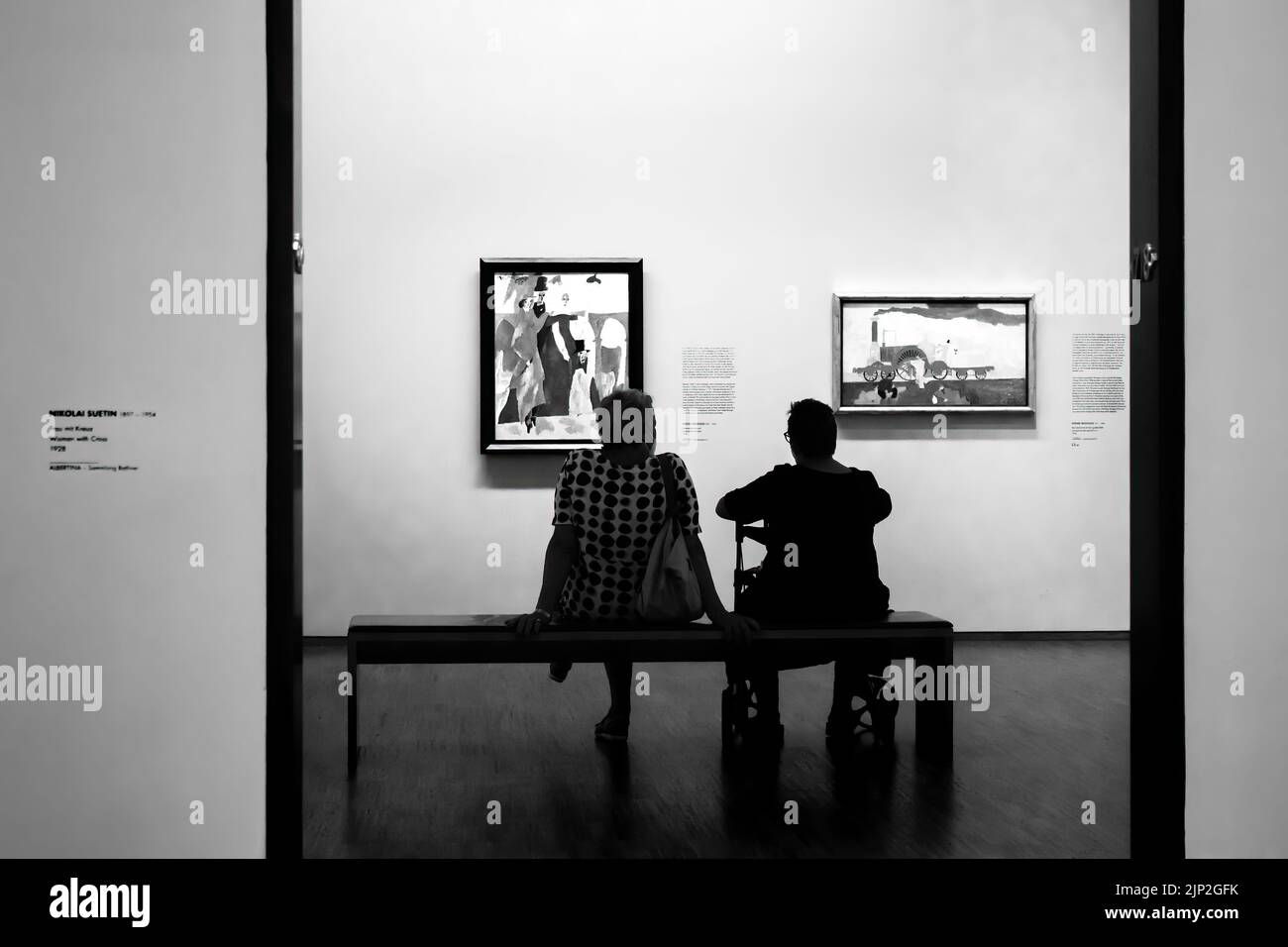 Wallpaper #2Gdl5pIBSpphPi3-lzJ5154 A Grayscale Shot of an Old Couple Sitting Together and Admiring