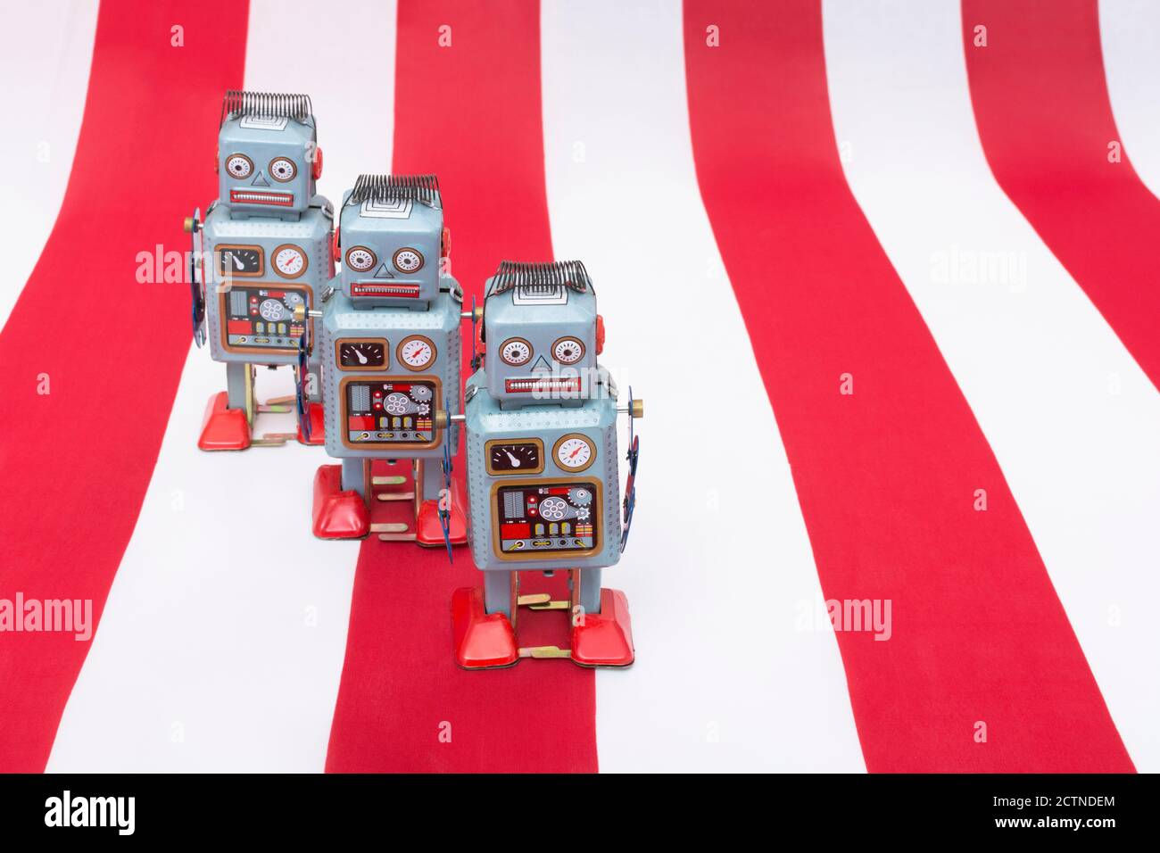 Wallpaper #GmdZ85IBSpphPi3-UHWP115 Wind Up Clockwork Toy Robot on American Flag Stars Stripes for