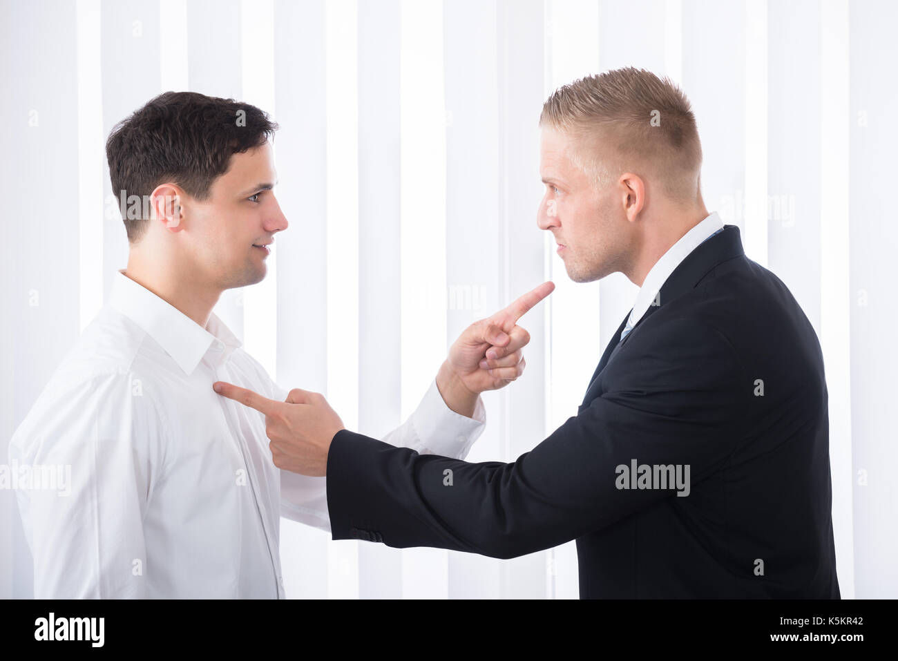 Wallpaper #1Gc0CJMBSpphPi3-gckF11 Pointing at Each Other