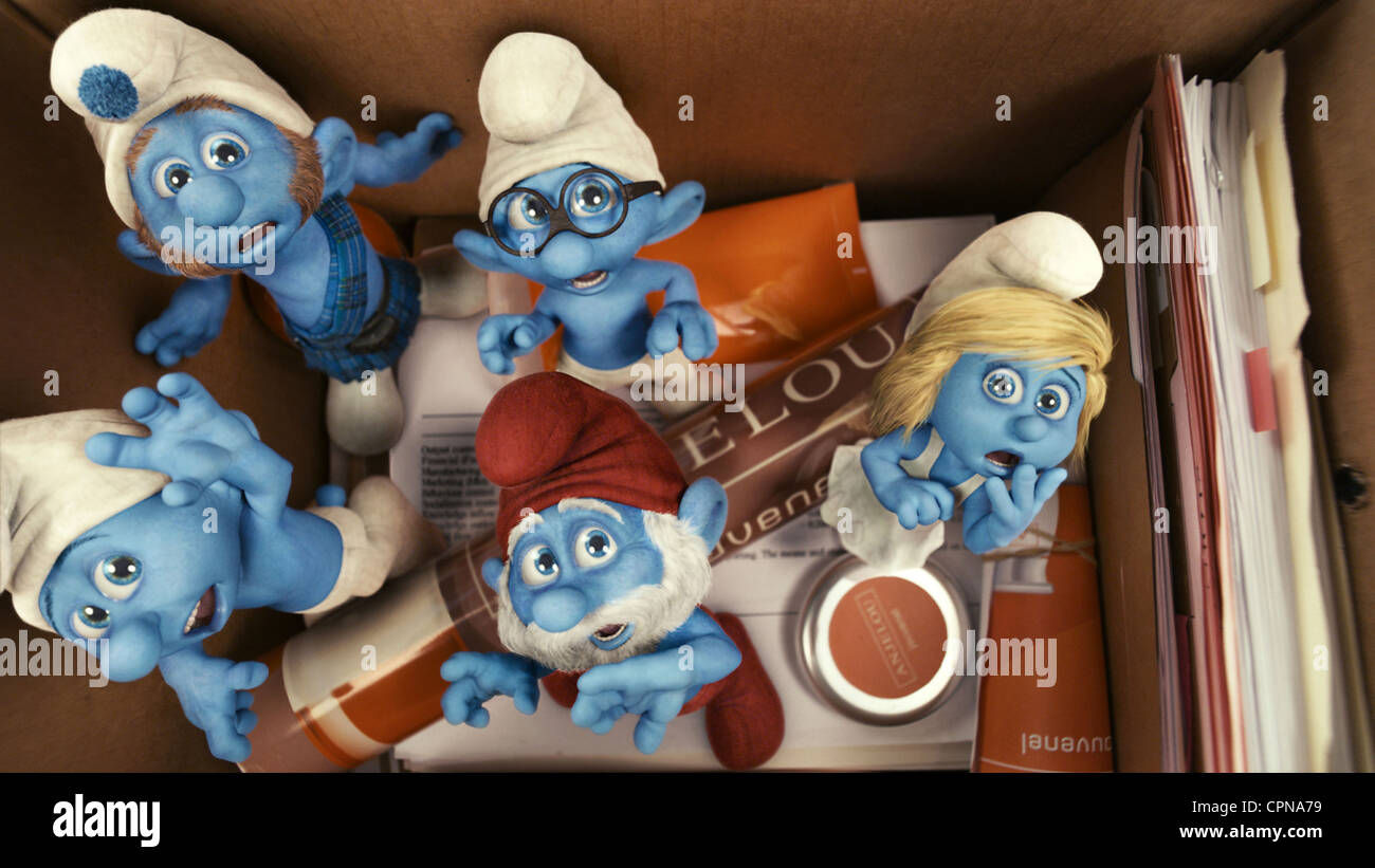 Wallpaper #jmdi6pIBSpphPi3-iEY-250 Gutsy Smurf and Smurfette Hi Res Stock Photography and Images Alamy