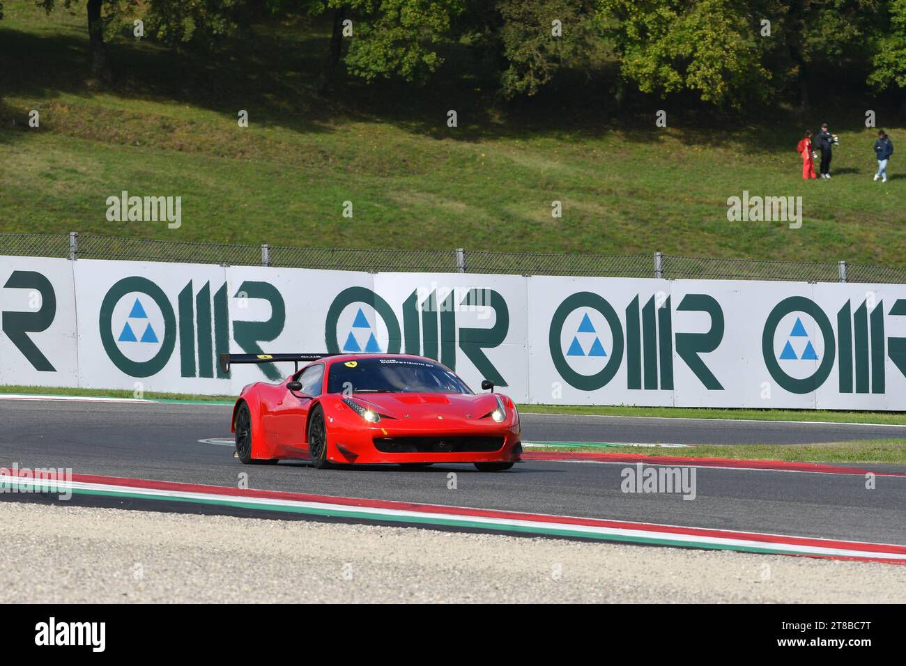 Wallpaper #NmggHZMBSpphPi3-NyVI183 Scarperia Italia 28 De Octubre De 2023 Ferrari 458 Gt3 En Accion En