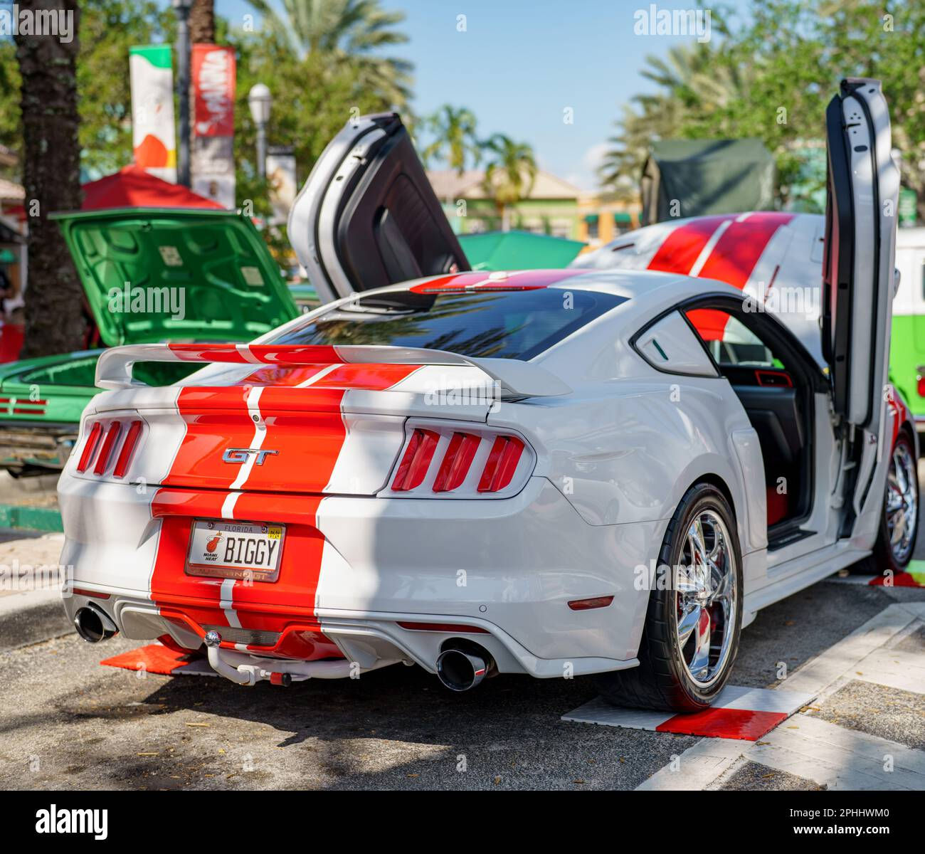 Wallpaper #d4v2cpcBcm9NJah-GnR693 Customized Mustang Shelby