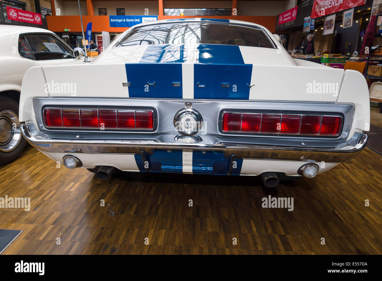 Wallpaper #12jpFZMBSpphPi3-lglt81 Shelby Mustang Rear View