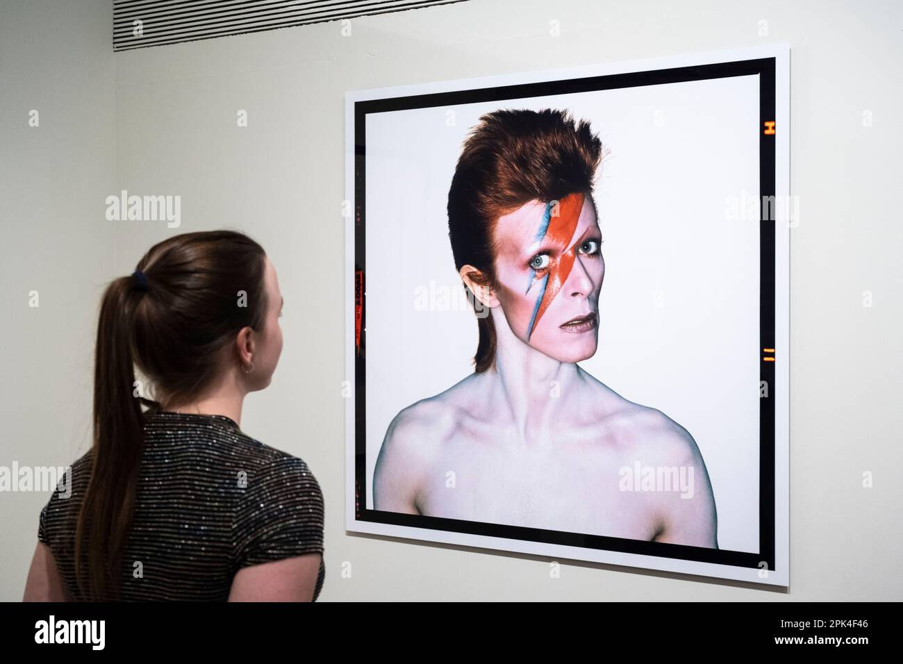 Wallpaper #7030a Aladdin Sane De David Bowie Cd Chez Libertemusic Ref123255141