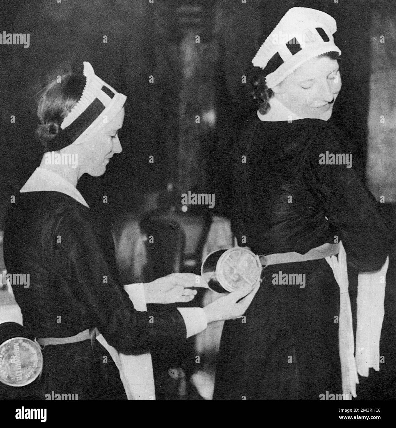 Wallpaper #LW0KapcBycdYOYFTMnFY97 Waitresses Wearing Gas Masks Wwii Stock Photo Alamy