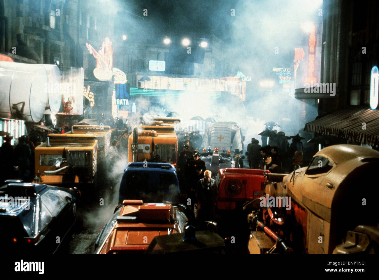 Wallpaper #B2cg7JIBSpphPi3-GlF2168 Blade Runner 1982 Scene High Resolution Stock Photography and Images