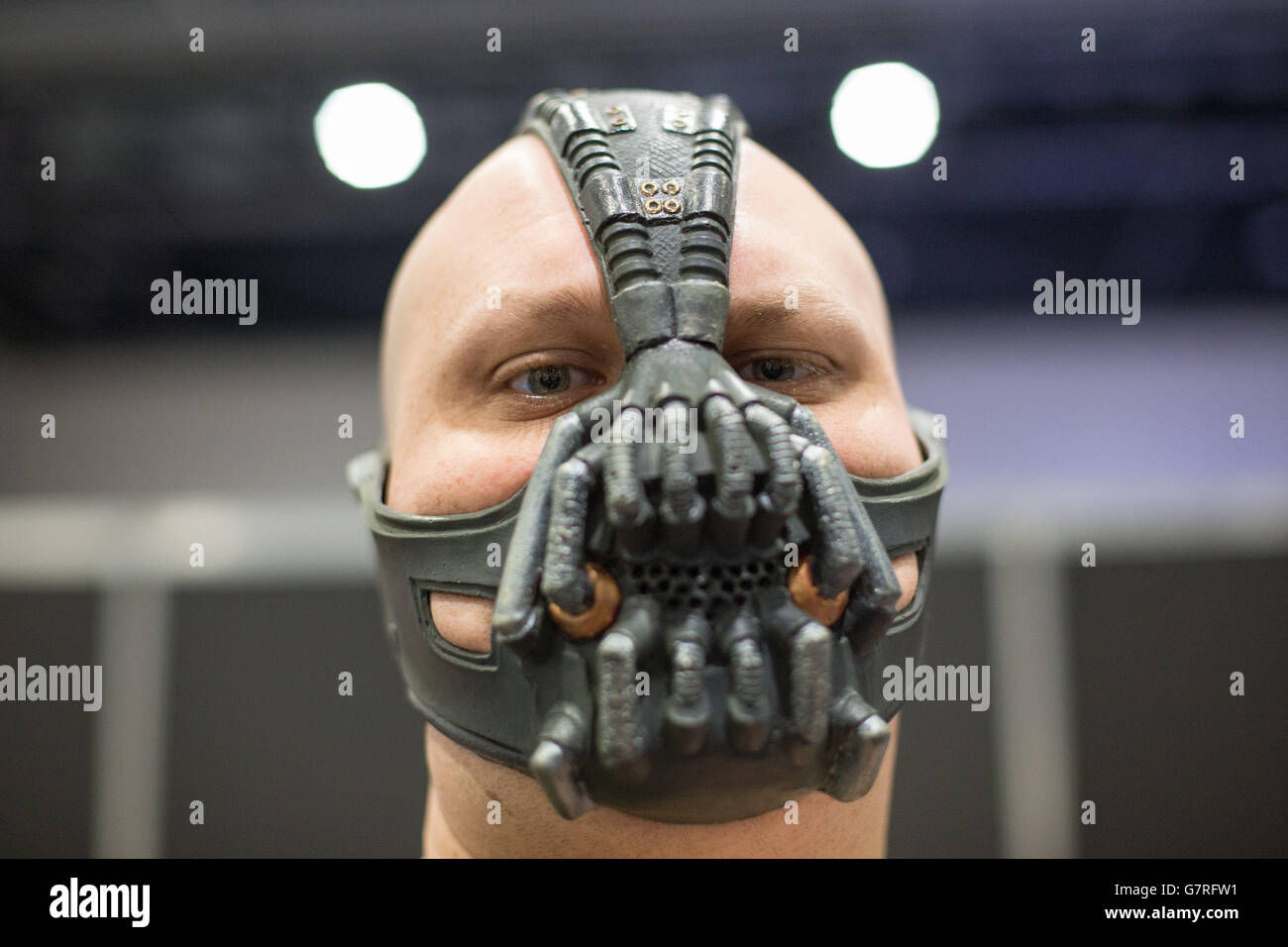 Wallpaper #ZmetEZMBSpphPi3-GPgz84 Bane Without Mask Tan