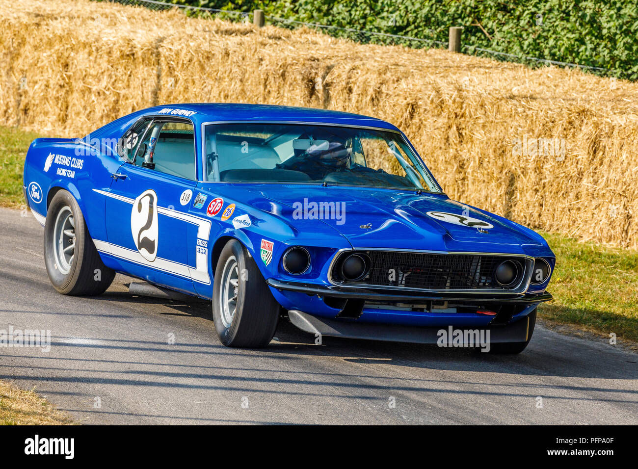 Wallpaper #-ELQPJMBOBpx0NhmL8EM245 1968 Ford Mustang Boss 302 Scca Trans Am Racer with Driver Dan