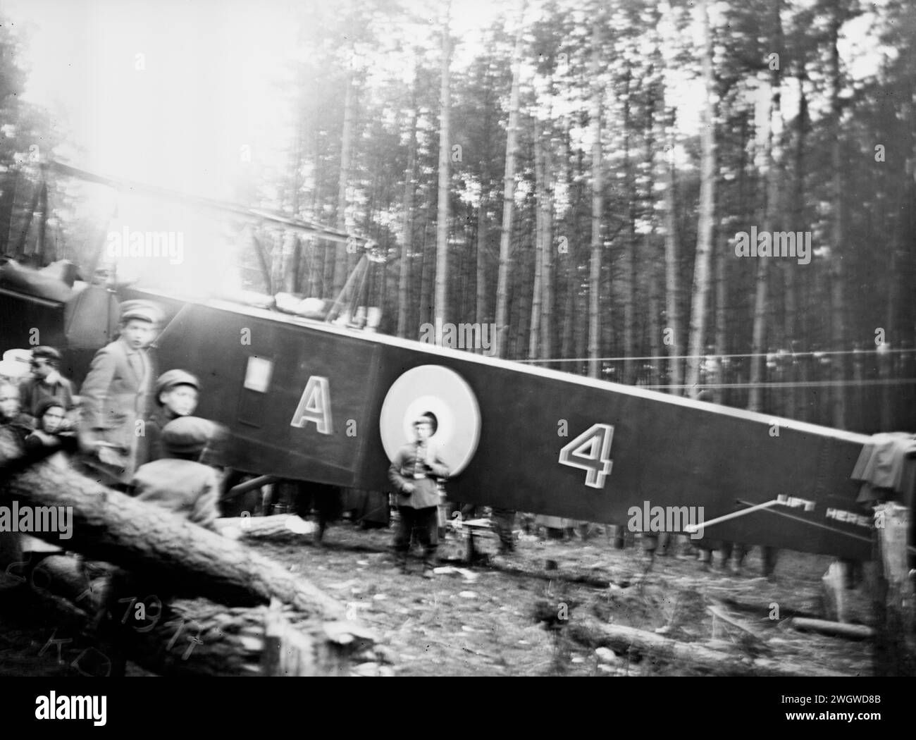 Wallpaper #L2i9GJMBSpphPi3-_RQQ239 Biplanebomberww1 Black and White Stock Photos Images Alamy
