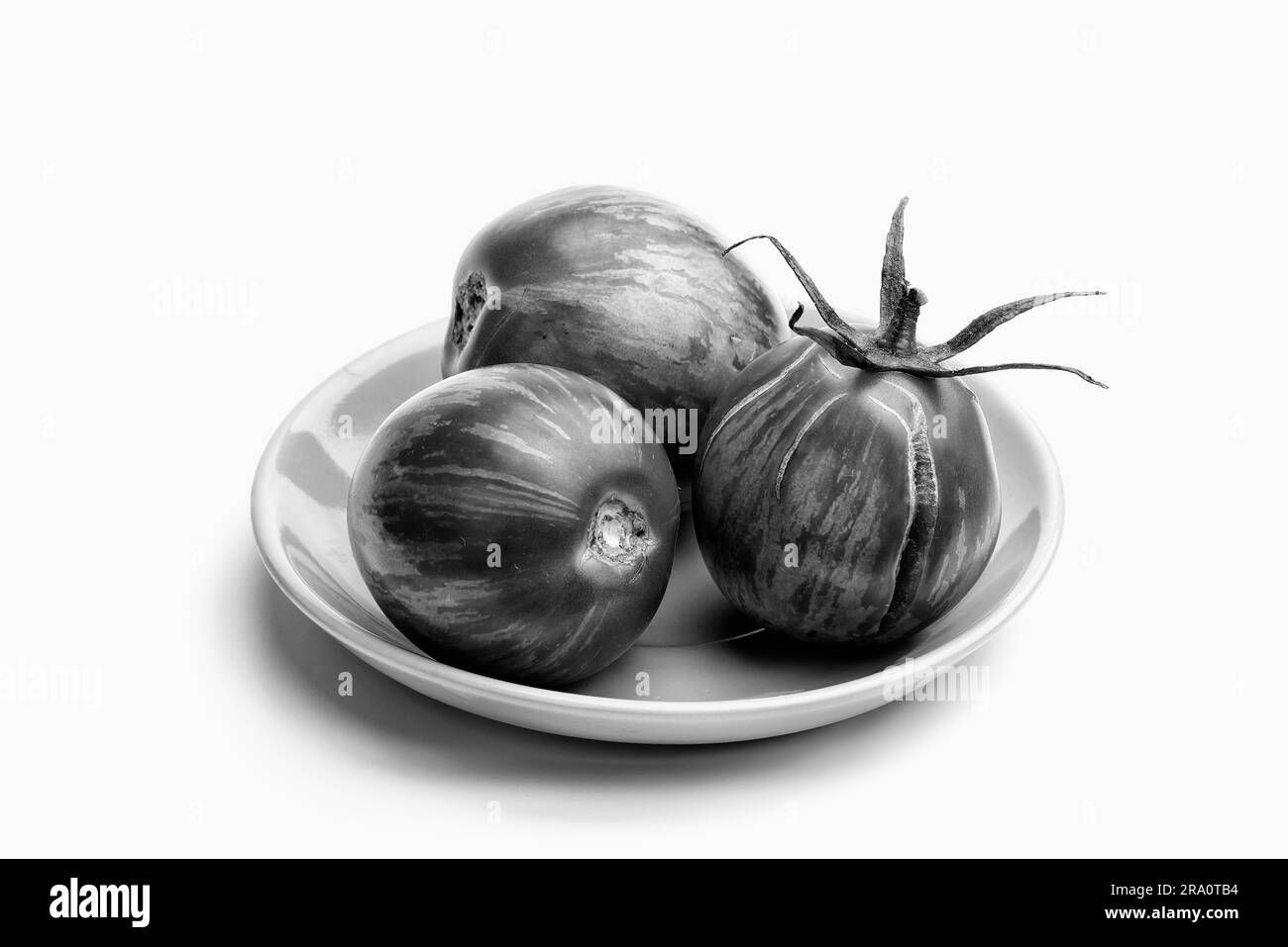 Wallpaper #MmhFGZMBSpphPi3-wBYn448 Red Tomato on Plate Black and White Stock Photos Images Alamy