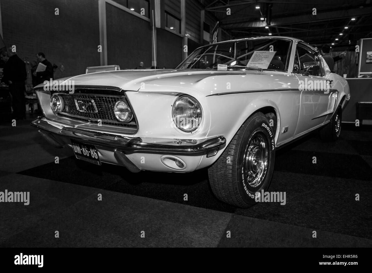 Wallpaper #sfT0OZMBKFX8bn3rO3fi287 1965 Mustang Fastback Hi Res Stock Photography and Images Alamy