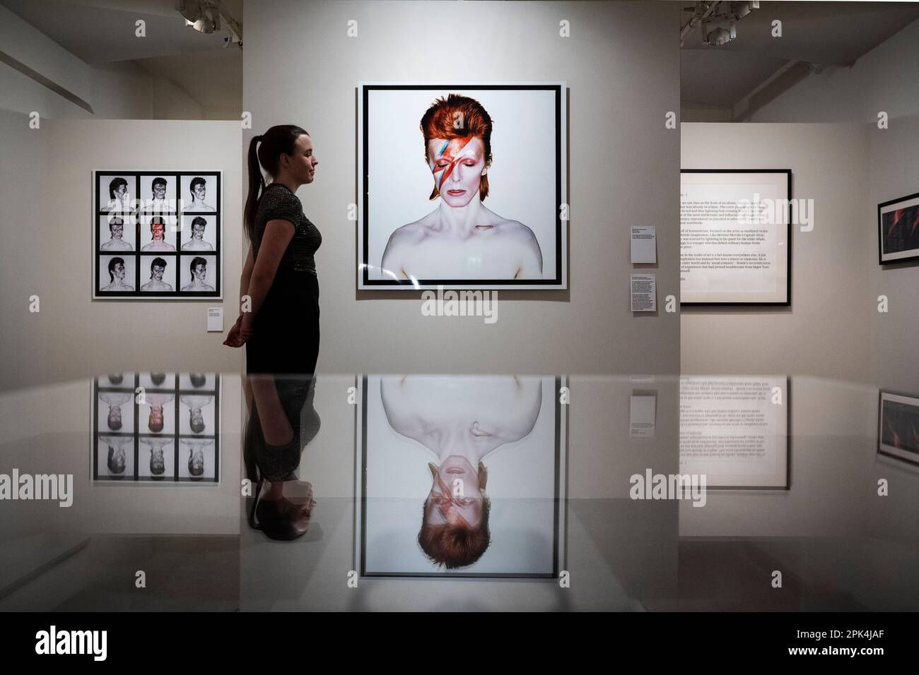Wallpaper #7030a Aladdin Sane De David Bowie Cd Chez Libertemusic Ref123255141