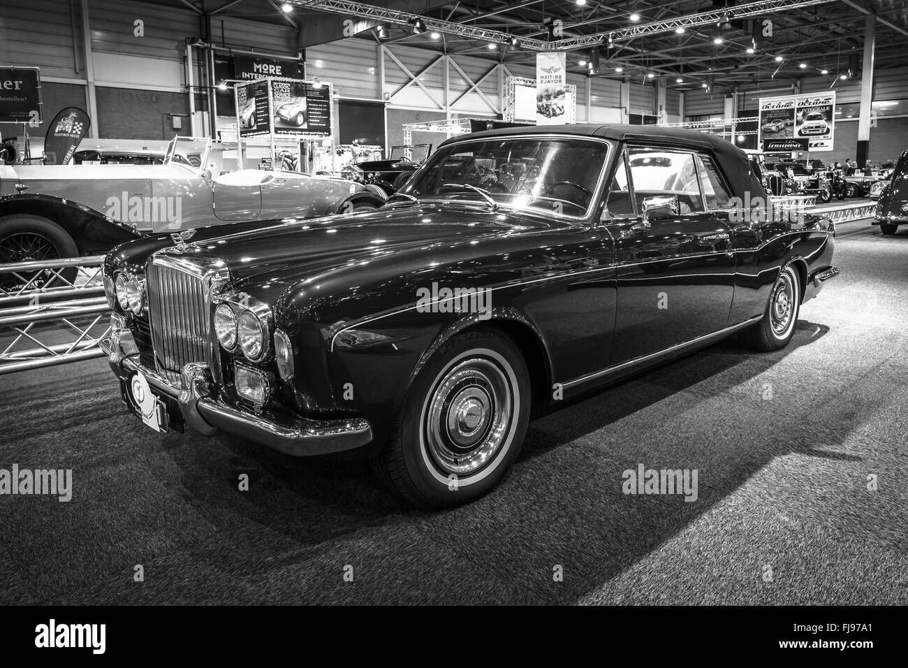 Wallpaper #VmfhDpMBSpphPi3-JOyJ241 Full Size Luxury Car Bentley T1 Drophead Coupe 1970 Coachwork by
