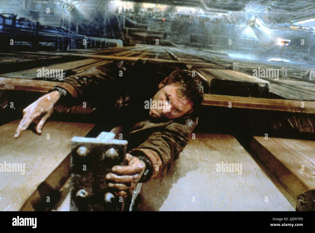 Wallpaper #B2cg7JIBSpphPi3-GlF2296 Harrison Ford Blade Runner 1982 Stock Photo Alamy