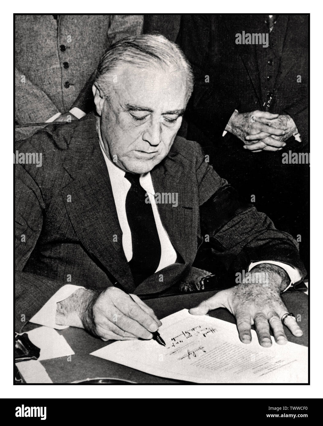 Wallpaper #y50zY5cBkAG5jTCHMa6z79 Signing the Declaration Cut Out Stock Images Pictures Alamy