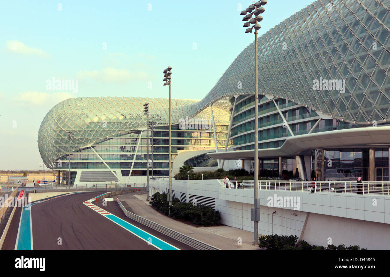 Wallpaper #1n3V844Bnwiau_P6yQ3C42 Viceroy Hotel and the Formula 1 Race Track Yas Marina Circuit Abu