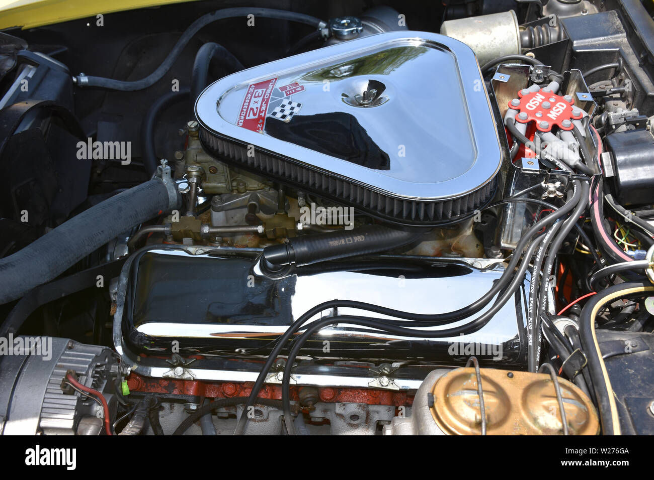 Wallpaper #jZ0AZZcBkAG5jTCH_bHF78 A 427 Chevrolet Big Block Engine in a 1969 Corvette Stock Photo Alamy