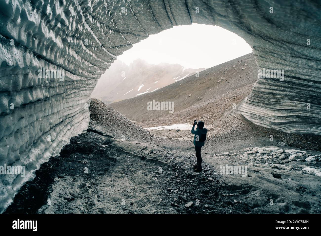 Wallpaper #BriB3JIBJvJKYCmEp_w_457 Rounded Tunnel Ice Cave View from the Inside Cueva De Jimbo Ushuaia