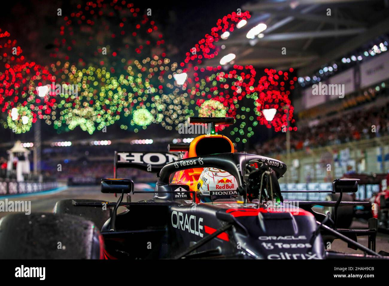 Wallpaper #1n3V844Bnwiau_P6yQ3C55 Abu Dhabi United Arab Emirates 12th Dec 2021 33 Max Verstappen