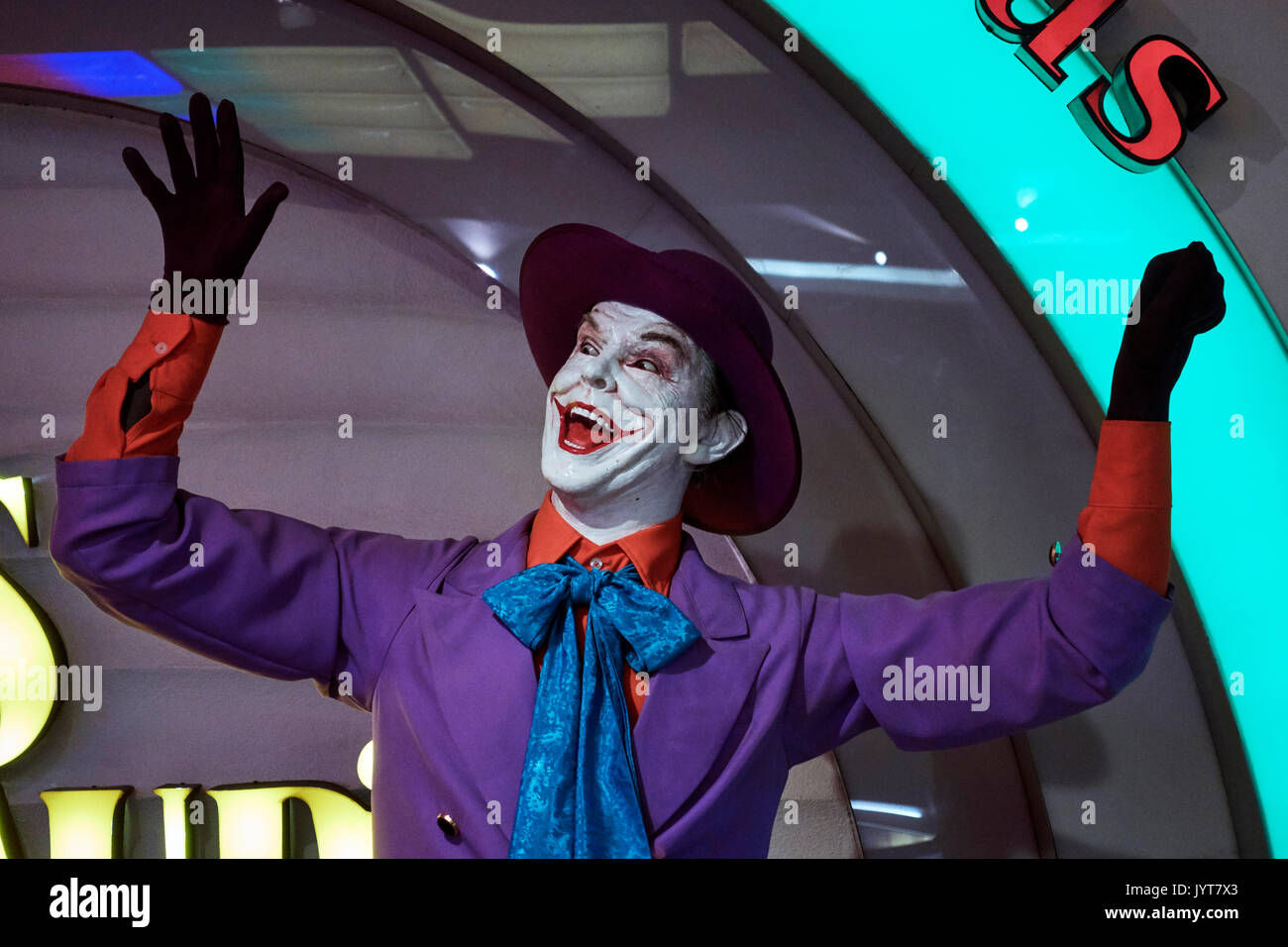 Wallpaper #sizoSZMB0E1QgA7w8vSN203 Jack Nicholson Joker Prosthetic