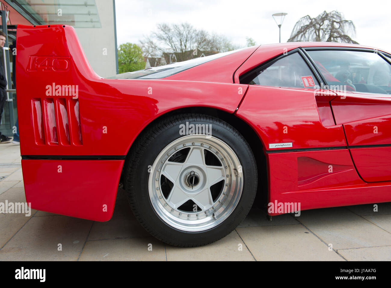 Wallpaper #UBkQA48BtGB6xQ78ukue40 A Side View of the Rear of the Iconic Ferrari F40 Which Was Introduced
