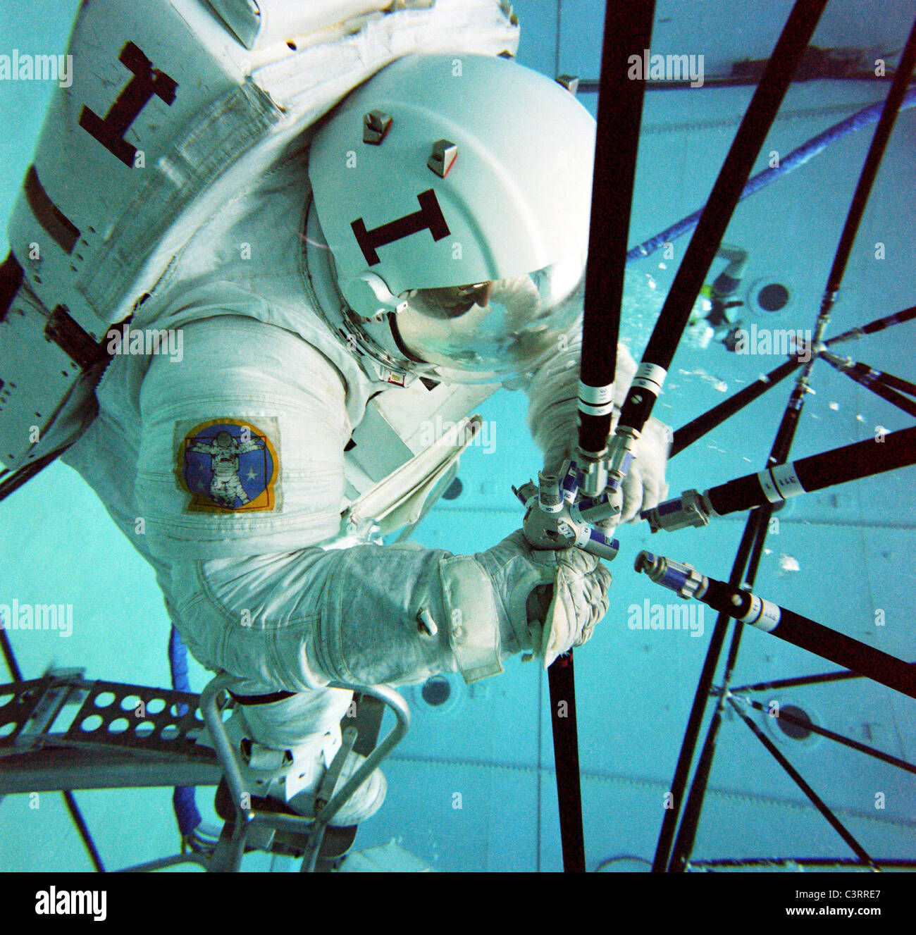 Wallpaper #e2eE_JIBSpphPi3-ZZiW386 Underwater Training Astronauts Hi Res Stock Photography and Images Alamy