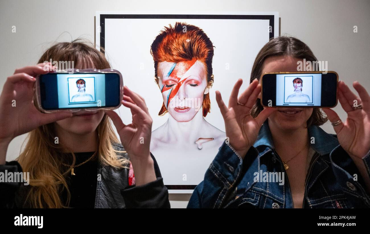 Wallpaper #7030a Aladdin Sane De David Bowie Cd Chez Libertemusic Ref123255141