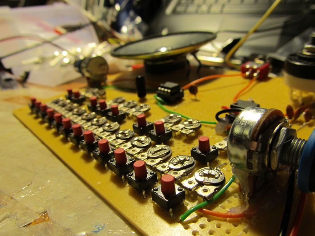Wallpaper #oWc9-5IBSpphPi3-WZNa228 Atari Punk Organ a Simple 555 Synthesizer Synthesizer Electronics
